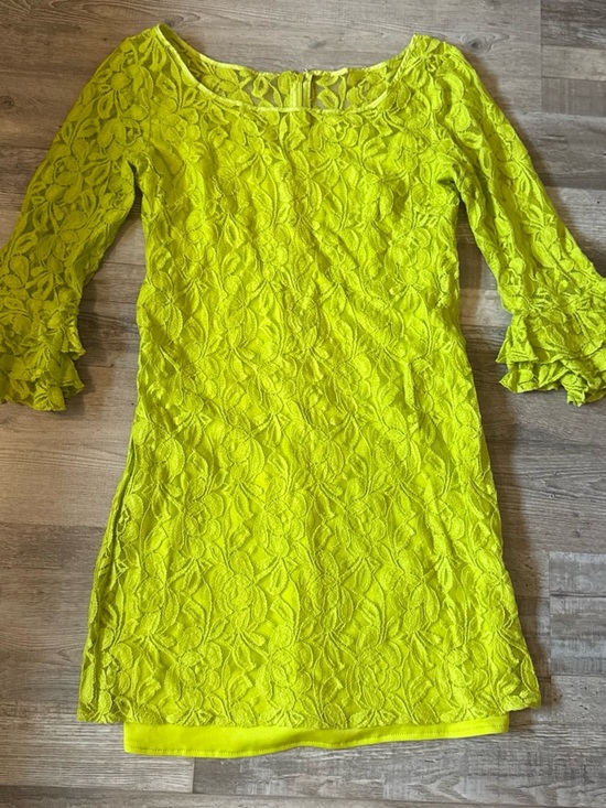 Kelly Diane Dresses & Skirts - Lace Shift Dress in Bright Yellow-Green size 6